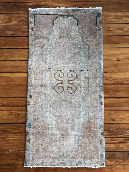 Rug 2722 80 Vintage Turkish Rug (1' 7" x 3' 5")