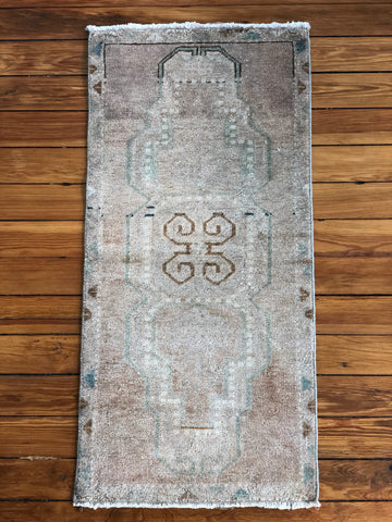 Rug 2722 80 Vintage Turkish Rug (1' 7" x 3' 5")