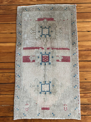 Rug 7053 30 Vintage Turkish Rug (1' 8" x 3')